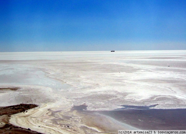 LAGO SALADO DE CHOTT EL DJERID. TÚNEZ.
El mayor lago salado del Sahara. Las tonalidades son sorprendentes y los efectos ópticos producen la visión de espejismos.
