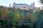 EL CASTILLO DE CUENTO SEGOVIANO SE VISTE DE OTOÑO.
Alcázar Segovia Castillo Cuento otoño