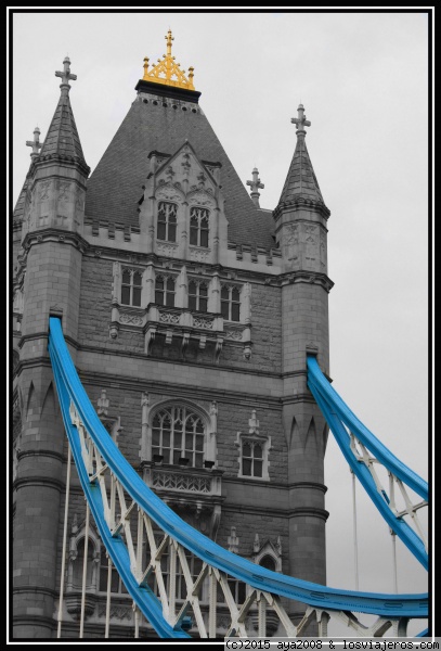 TOWER BRIDGE
TOWER BRIDGE - LONDRES
