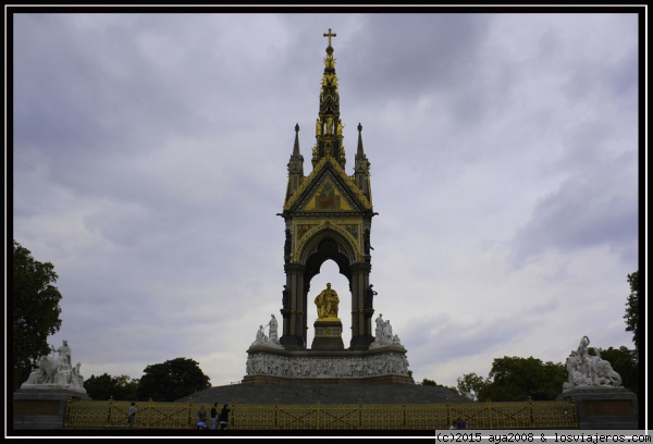 Albert Memorial
Albert Memorial - Londres
Monumento dedicado por la Reina Victoria a su amado esposo  fallecido en 1861 a causa de unas fiebres tifoideas
