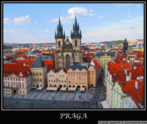 STAROMSTSKÉ NÁMESTÍ
PLAZA DE LA CIUDAD  VIEJA  - PRAGA
