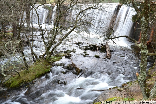 Cascada en la Presa del Pradillo.
El arroyo de la Angostura forma una hermosa cascada en la Presa del Pradillo.(Comunidad de Madrid)
