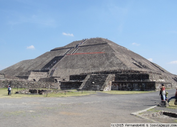 Teotihuacan
Teotihuacan es la zona arqueológica más visitada de México. La civilización teotihuacana permanece envuelta en misterio, pues se conoce relativamente poco acerca de la también llamada “Ciudad de los dioses”
