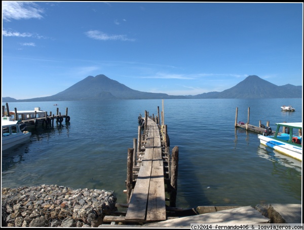 Lago Atitlan
Dicen el Lago más bello del mundo,sobre el tres volcanes custodian todo el lago: Volcán de Santiago, Volcán San Lucas Tolimán y de San Pedro.
