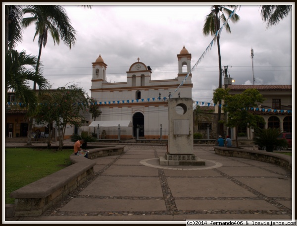 Plaza Copan
Iglesia y plaza de Copan
