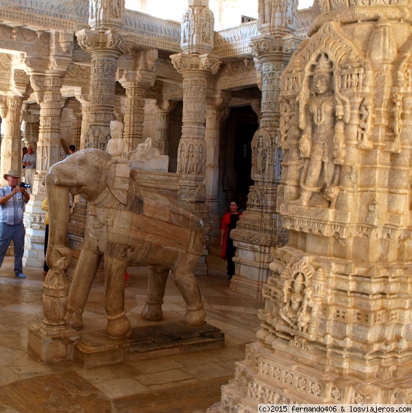 Ranakpur
Templo jainista de Adinath , Ranakpur
