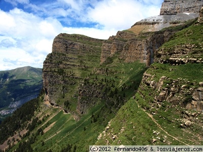 Ordesa
El Valle de Ordesa es uno de los lugares más bellos y conocidos del Pirineo

