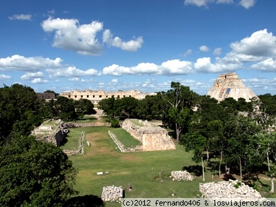 Casa del adivino en Uxmal
Uxmal es una antigua ciudad maya del periodo clásico. En la actualidad es uno de los más importantes yacimientos arqueológicos de la cultura maya
