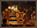 Tradicional ceremonia aarti,
India