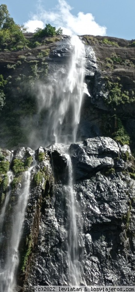 cascada ,una de las mas impresionantes cascadas
tenemos muchas cascadas y es realmente imposible elegir una
