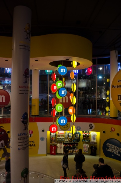 M&M
tienda de chocolates
