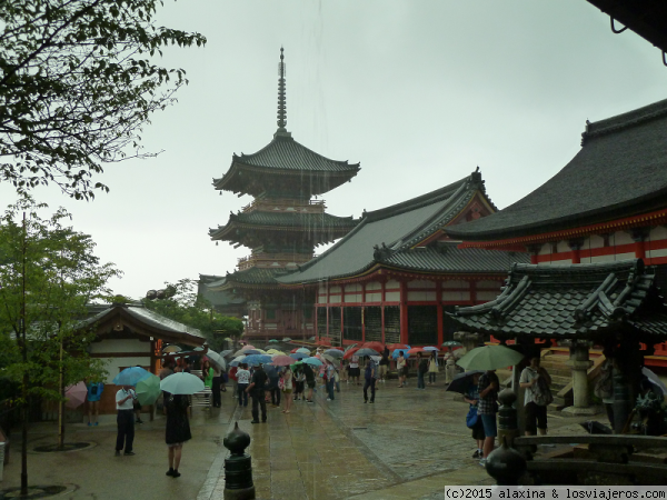 Kiyomizudera
una tormenta a la salida tel templo de Kiyomizudera, en Kyoto
