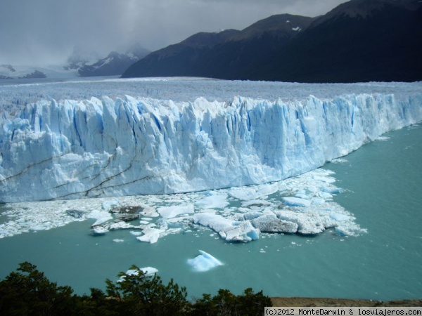 Glaciar Perito Moreno
El Glaciar Perito Moreno (Argentina) justo después de un derrumbamiento.
