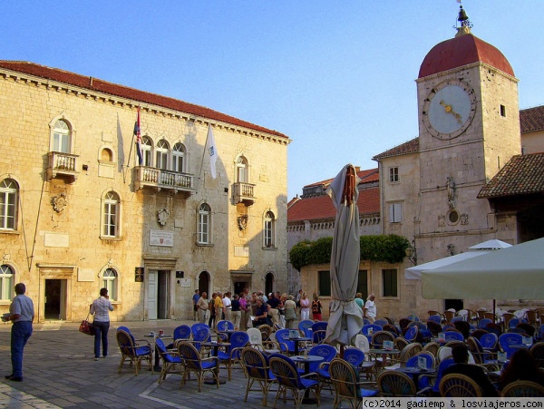 Trogir: Plaza Mayor
Plaza Ivana Pavla II o Plaza Mayor de Trogir

