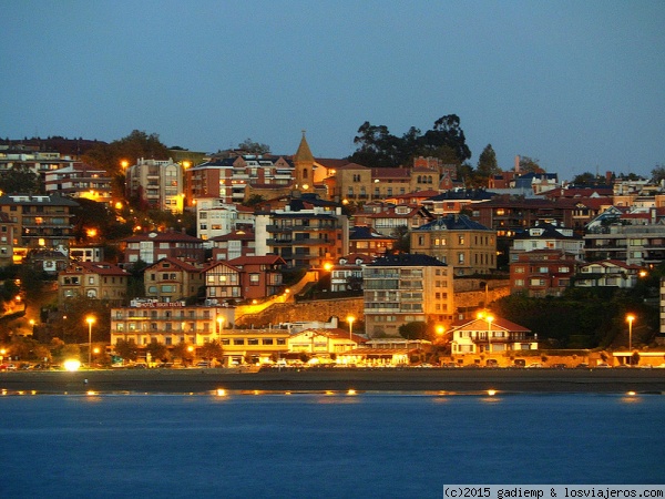 Anochece en Getxo (Bizkaia)
Vista de Getxo al anochecer desde el muelle.
