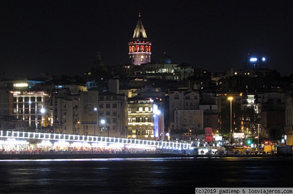 Estambul: Karakoy y Galata de noche
Vista nocturna de Karakoy y Galata desde Eminonu
