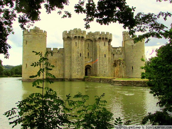 Castillo de Bodiam, Sussex
Construido en 1385 a fin de defender los alrededores de la invasión francesa
