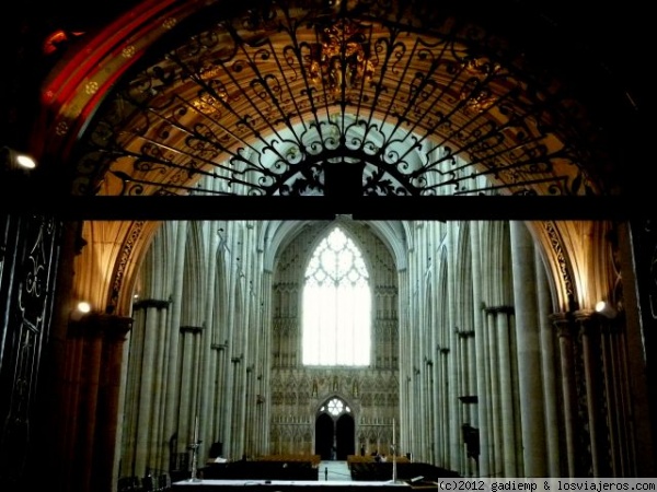 Catedral de York
Vidriera con corazón en el Minster de York
