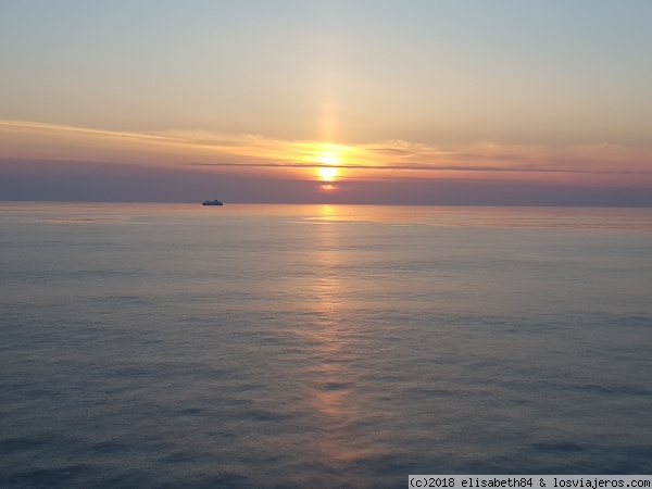 Atardecer-noche
Sobre las 11 de la noche aparecía así de bonito.
