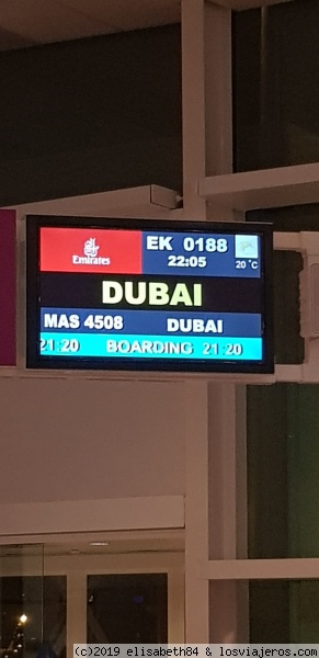 Aeropuerto del Prat - Barcelona
Dirección Dubai
