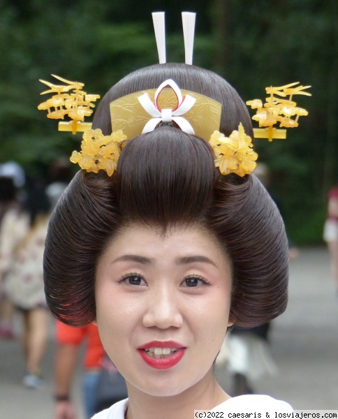Retrato de novia
Peinado de novia en el santuario Meiji
