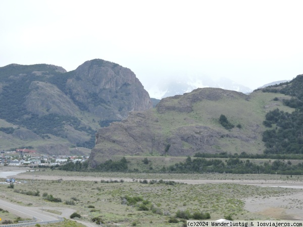 EL PUEBLO DEL CHALTEN AL FONDO
EL CHALTEN
