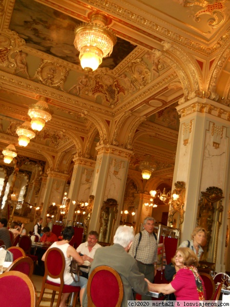 Café New York de Budapest
Interior Café New York del lado de Pest en Budapest
