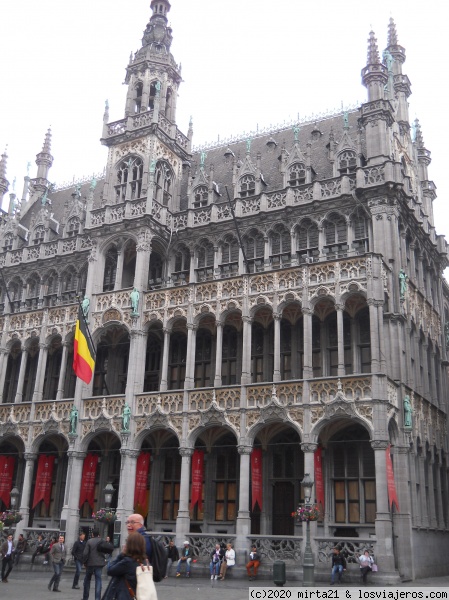 GRAND PLACE DE BRUSELAS
GRAND PLACE DE BRUSELAS
