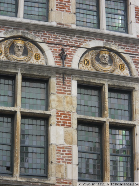 DETALLE EN CASA DE GANTE EN BELGICA
DETALLE EN CASA DE GANTE EN BELGICA
