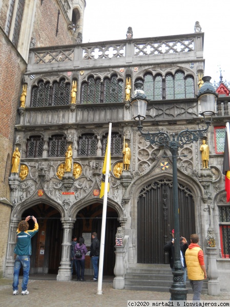 BASILICA DE LA SANTA SANGRE DE BRUJAS
FRENTE DE LA BASILICA DE LA SANTA SANGRE DE BRUJAS EN BELGICA
