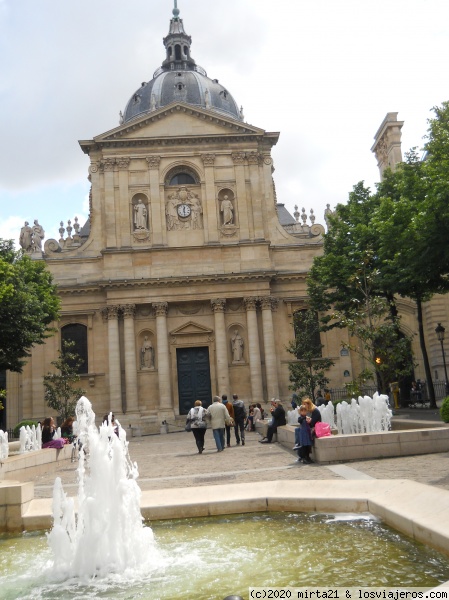 LA SORBONA DE PARIS
Frente de la Universidad de La Sorbona en Paris
