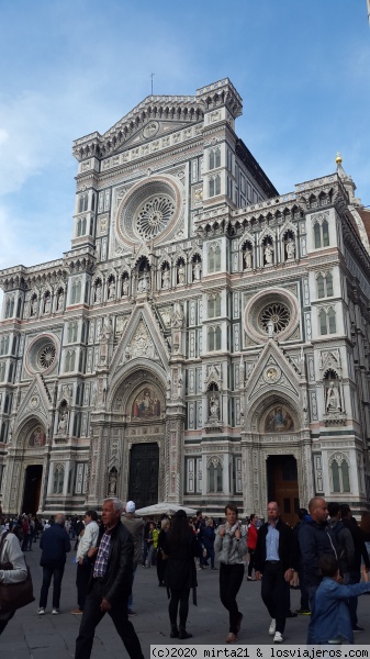 IGLESIA SANTA MARIA NOVELLA DE FLORENCIA
Frente de la Iglesia Santa Maria Novella de Florencia
