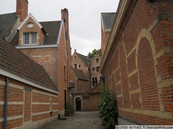 BEGINJHOF DE AMBERES
BEGINJHOF DE AMBERES
