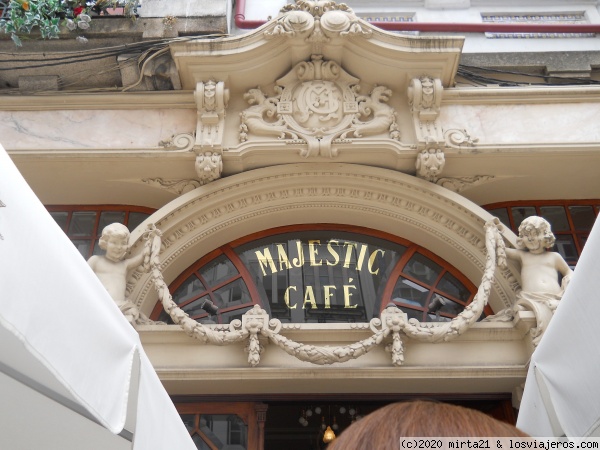 MAJESTIC CAFE DE OPORTO
FRENTE DE MAJESTIC CAFE DE OPORTO
