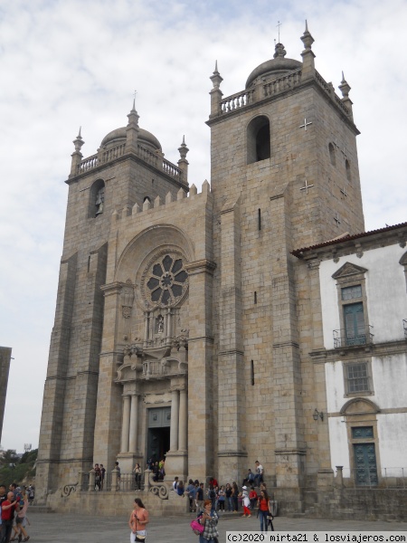 CATEDRAL DE OPORTO
FRENTE DE LA CATEDRAL DE OPORTO
