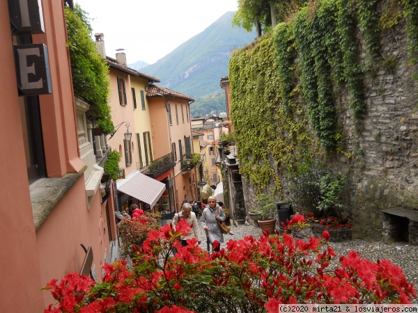 BELLAGIO EN LAGO DE COMO
EL PUEBLO DE BELLAGIO EN LA COSTA DEL LAGO DE COMO
