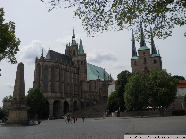 CATEDRAL E IGLESIA SAN SEVERO DE ERFURT
FRENTE DE LA CATEDRAL I LA IGLESIA DE SAN SEVERO
