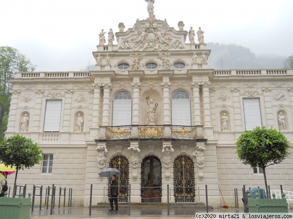 CASTILLO DE LINDERHOF
FRENTE DEL CASTILLO DE LINDERHOF
