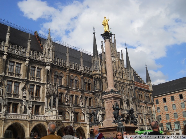 AYUNTAMIENTO NUEVO DE MUNICH
MARIENPLATZ Y AYUNTAMIENTO NUEVO DE MUNICH
