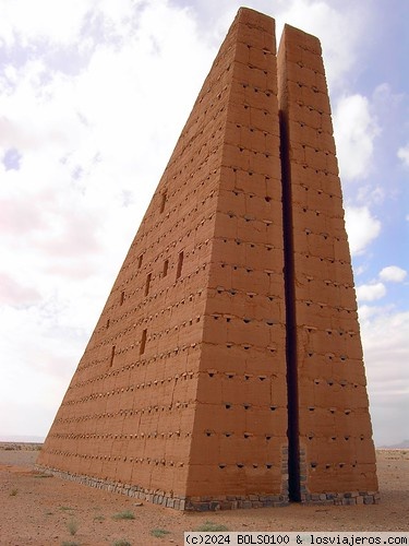 Conociendo a Voth. - Los monumentos de Hannsjörg Voth en el desierto de Marruecos (1)