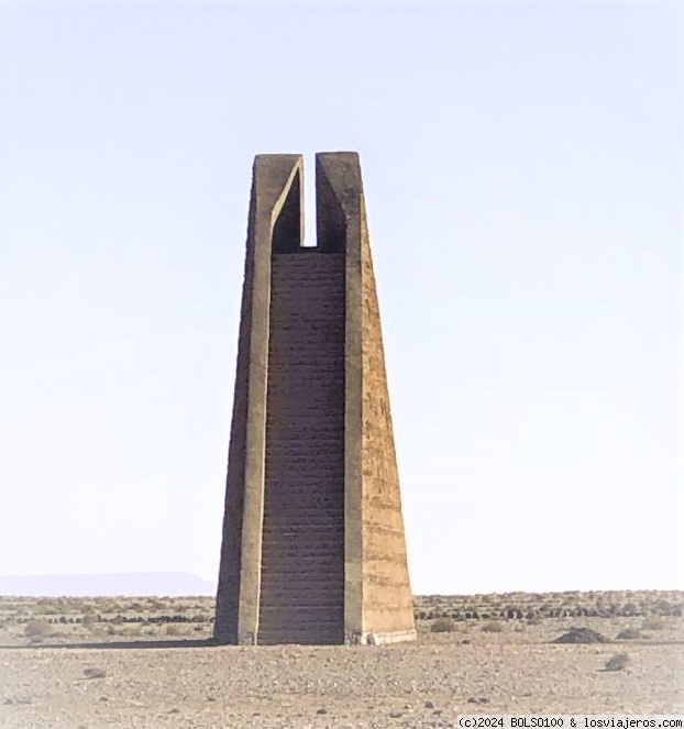 Conociendo a Voth. - Los monumentos de Hannsjörg Voth en el desierto de Marruecos (2)