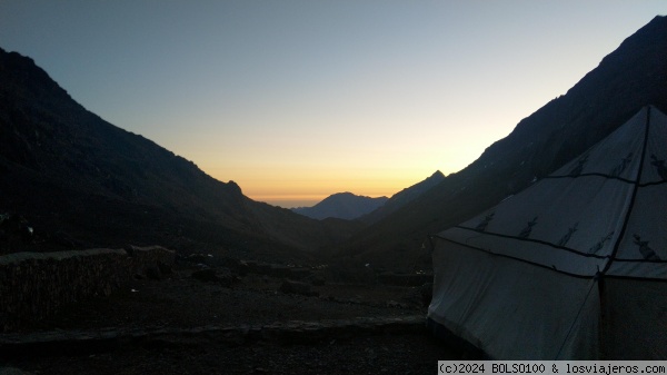 Amanece en Les Mouflons.
Preparados para partir.
