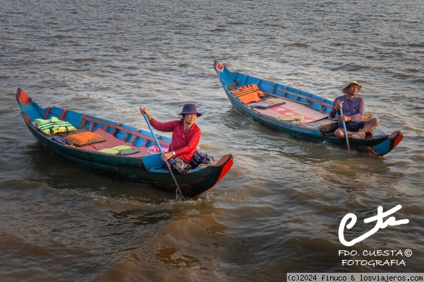 Tonle Sap
Botes en lago Tonle Sap
