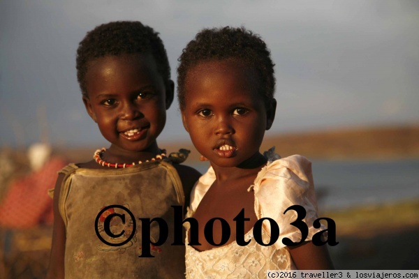 Amistad en el Lago Turkana
dos amigas en el Lago turkana
