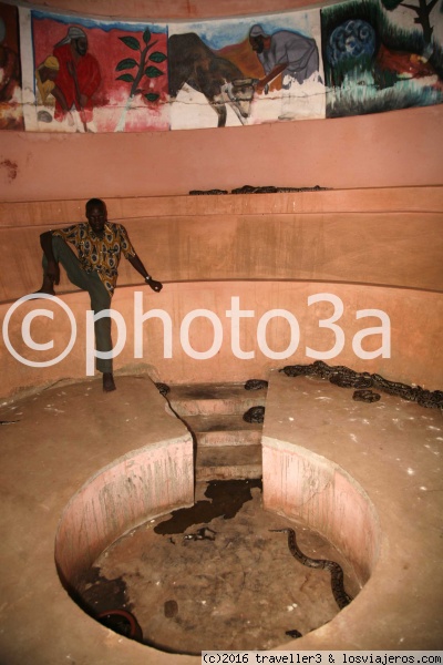 templo de las pitones en Ouidah
Templo de serpientes piton en Ouidah
