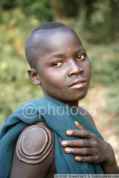 escarificacion Kachipo
Retrato de un joven Kachipo con escarificaciçon
