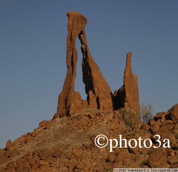 Arpa en Ennedi
Arco d Roca con forma de Arpa en el plato del Ennedi
