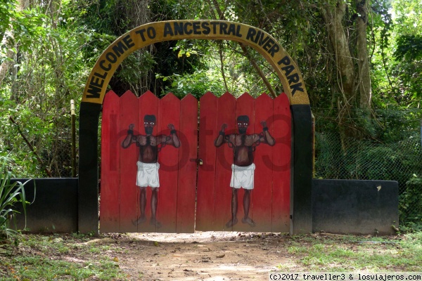 puerta de entrada a casa de esclavos en Ghana
Puerte de entrada a la casa donde guardaban los esclavos antes de enviarlos a America
