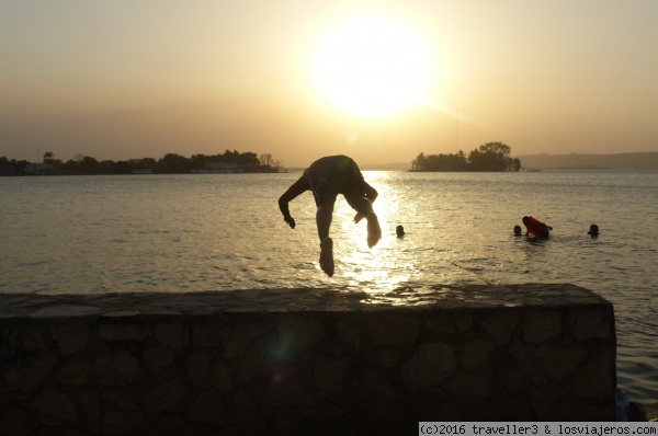 baño al atardecer
Baño al atardecer en el lago Flores
