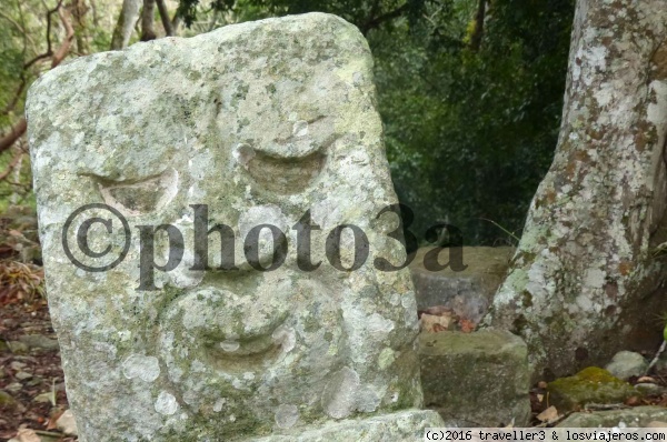 sonrisa en copan
Figura con cara sonriente en Ruinas de Copan
